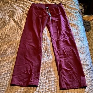 Figs Livingston pants burgundy S tall